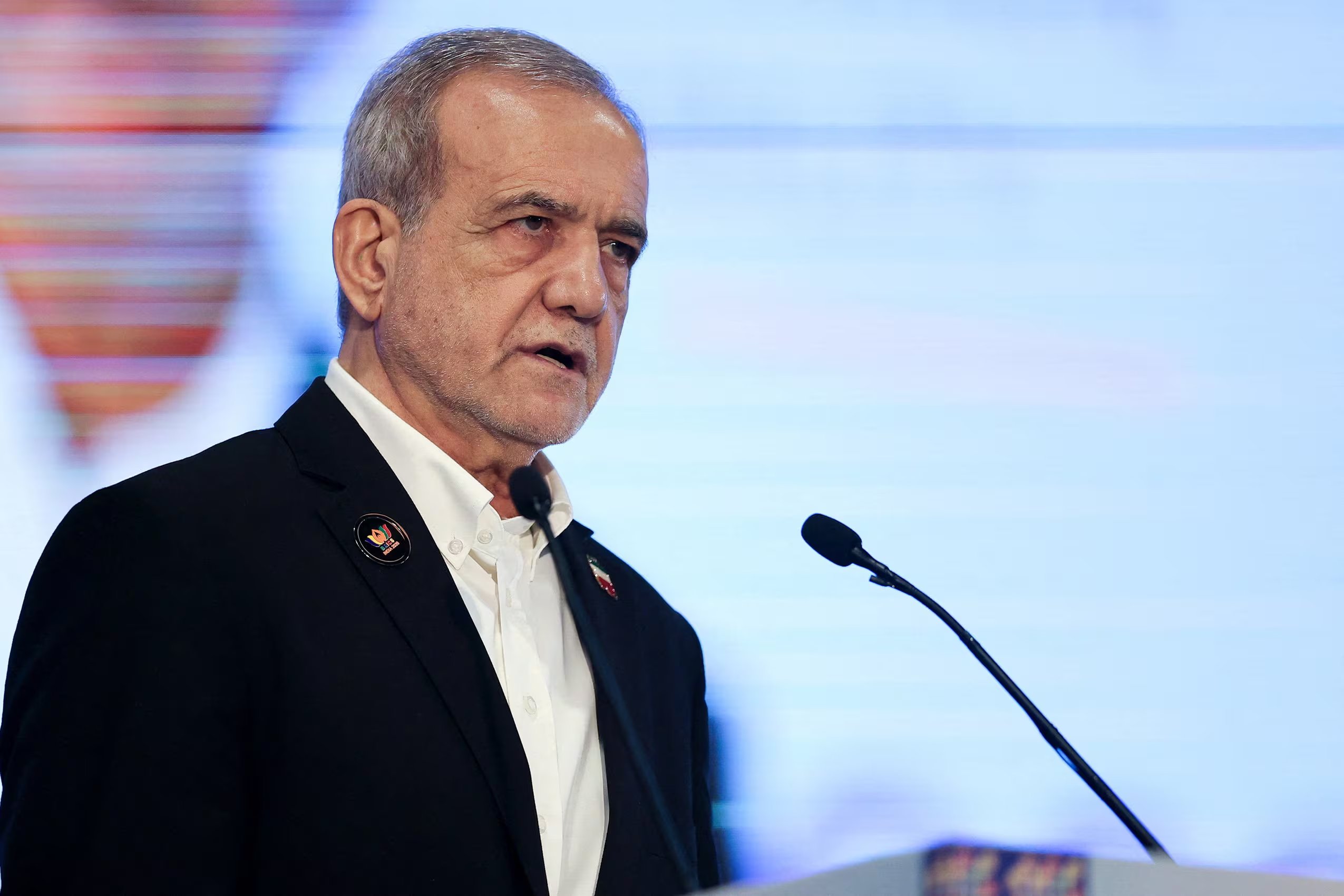 El presidente de Irán, Masoud Pezeshkian, interviene durante el Foro Empresarial de los BRICS en Nueva Delhi, India, el 11 de septiembre de 2026 (Sitio web de la Presidencia de Irán/WANA/Reuters)