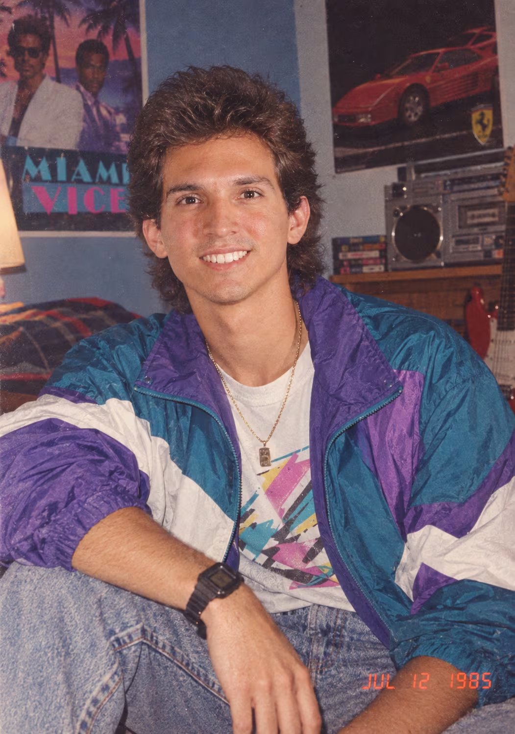 Esta es una representación de una imagen adaptada a los años 80s. (Foto: Gemini)