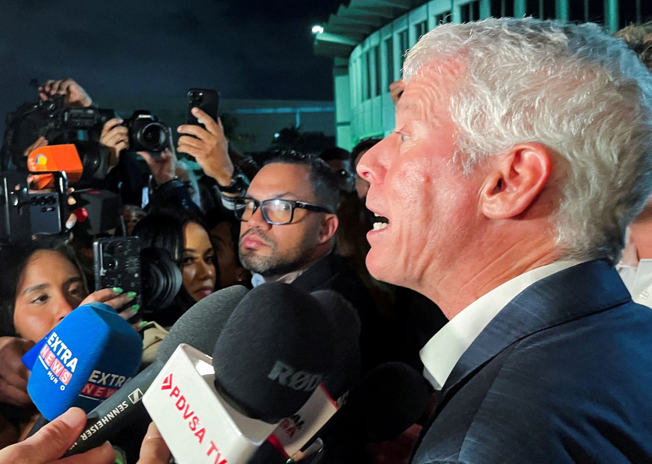 Wright anticipó a su llegada que este miércoles se anunciarán “varios acuerdos” y sostuvo que esas operaciones permitirán “más que duplicar la producción de petróleo de Venezuela en los próximos años” (REUTERS)