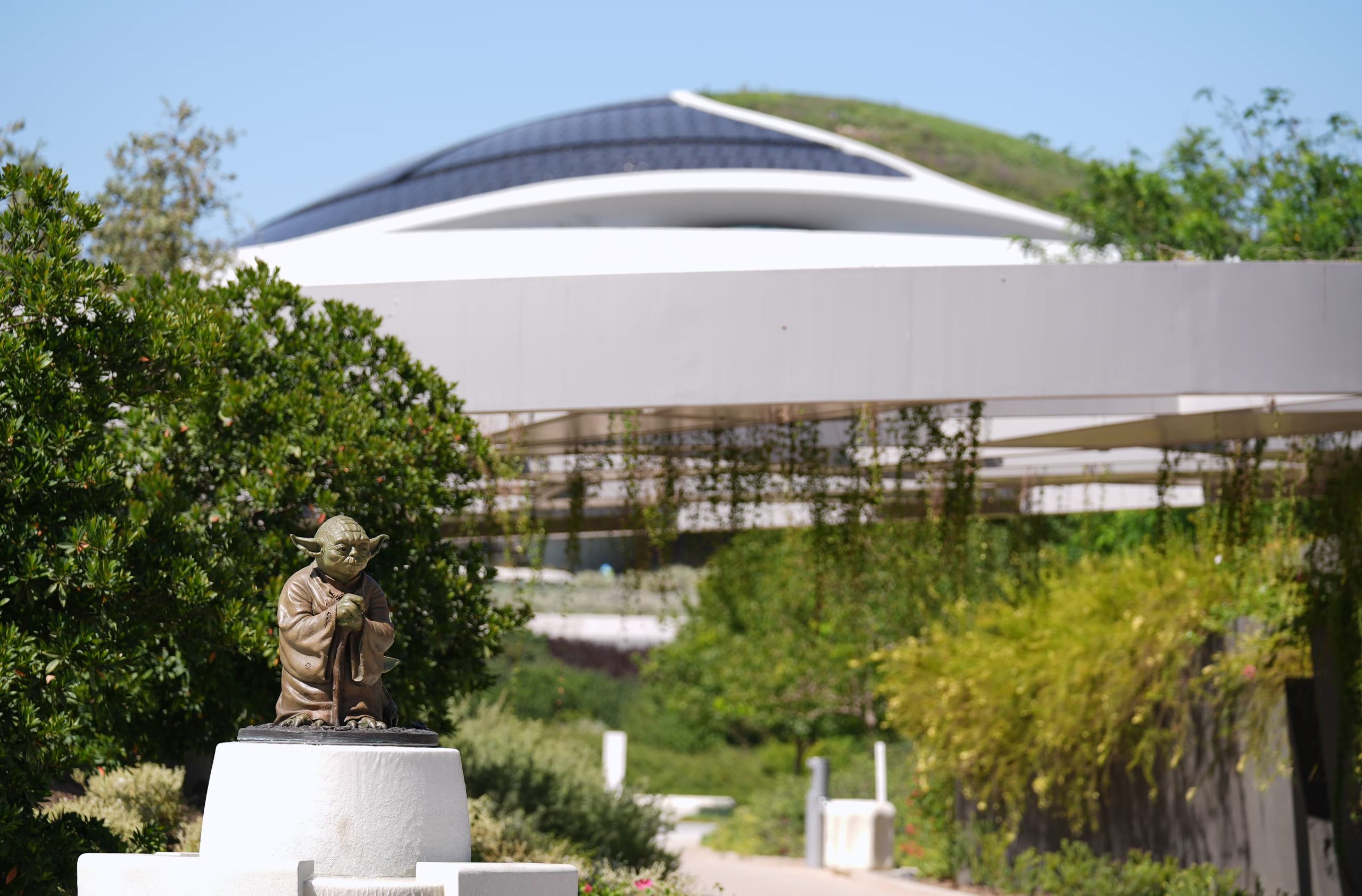 Una escultura de Yoda, el personaje de 