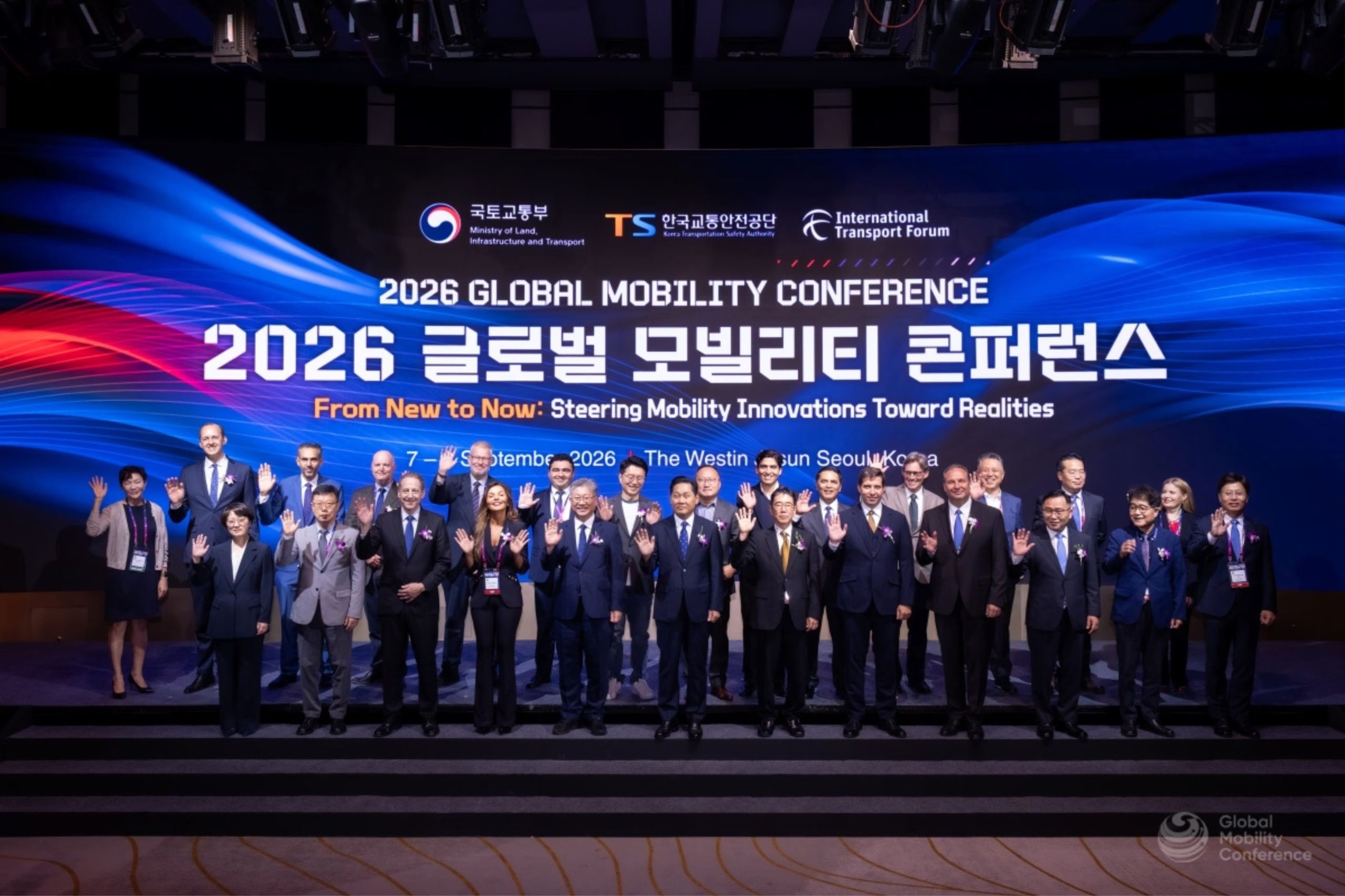 Durante la Conferencia Mundial de Movilidad 2026, realizada en Seúl, el presidente de IRU, Radu Dinescu, sostuvo que la IA podría convertirse en una pieza relevante para conectar vehículos, infraestructura y operaciones logísticas (Foto: IRU)