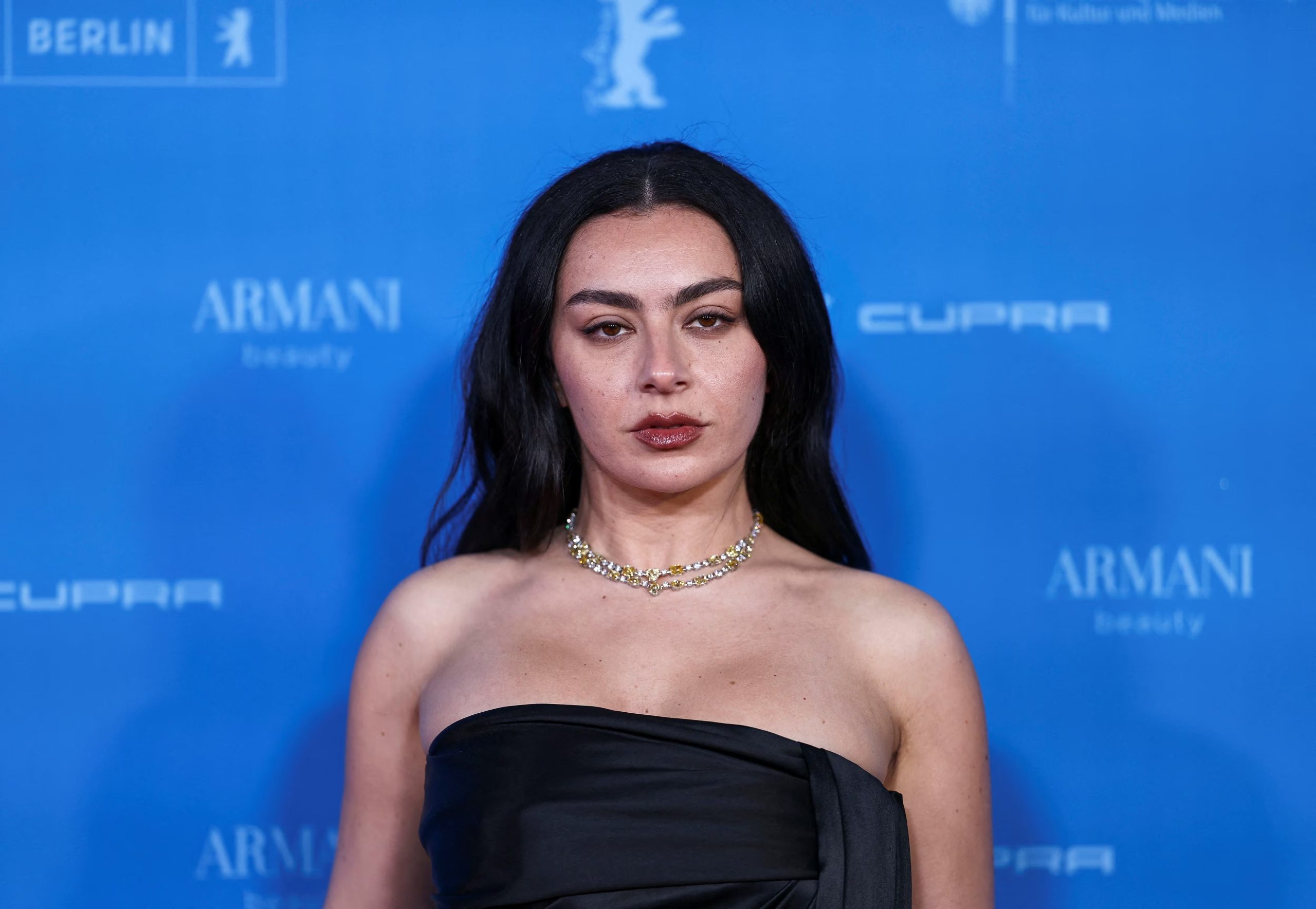 La cartelera inaugural para 2026 incluirá presentaciones de artistas como Baby Keem, Troye Sivan y Charli XCX. (REUTERS/Nadja Wohlleben)
