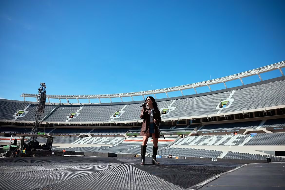 Lali ensayó canciones y movimientos antes de encontrarse con miles de fanáticos en el Monumental (Instagram Lali)