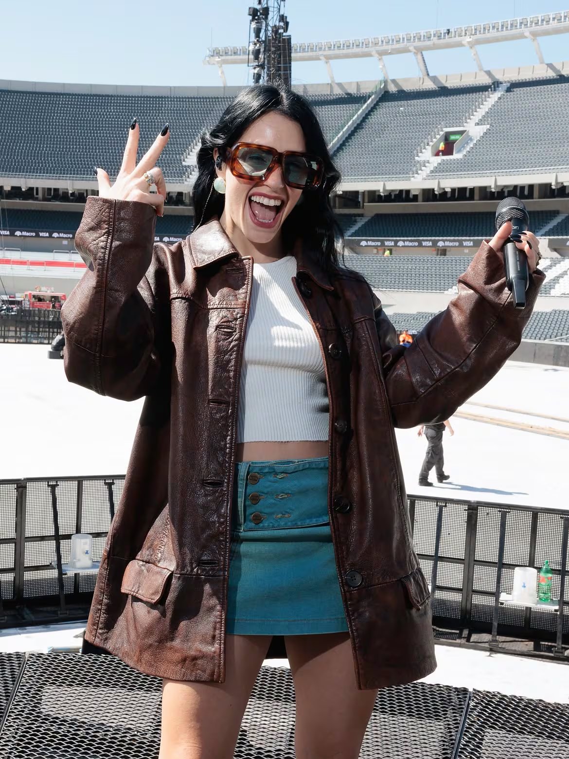 La cantante repasó los últimos detalles técnicos durante la prueba de sonido en el estadio Monumental (Instagram Lali)