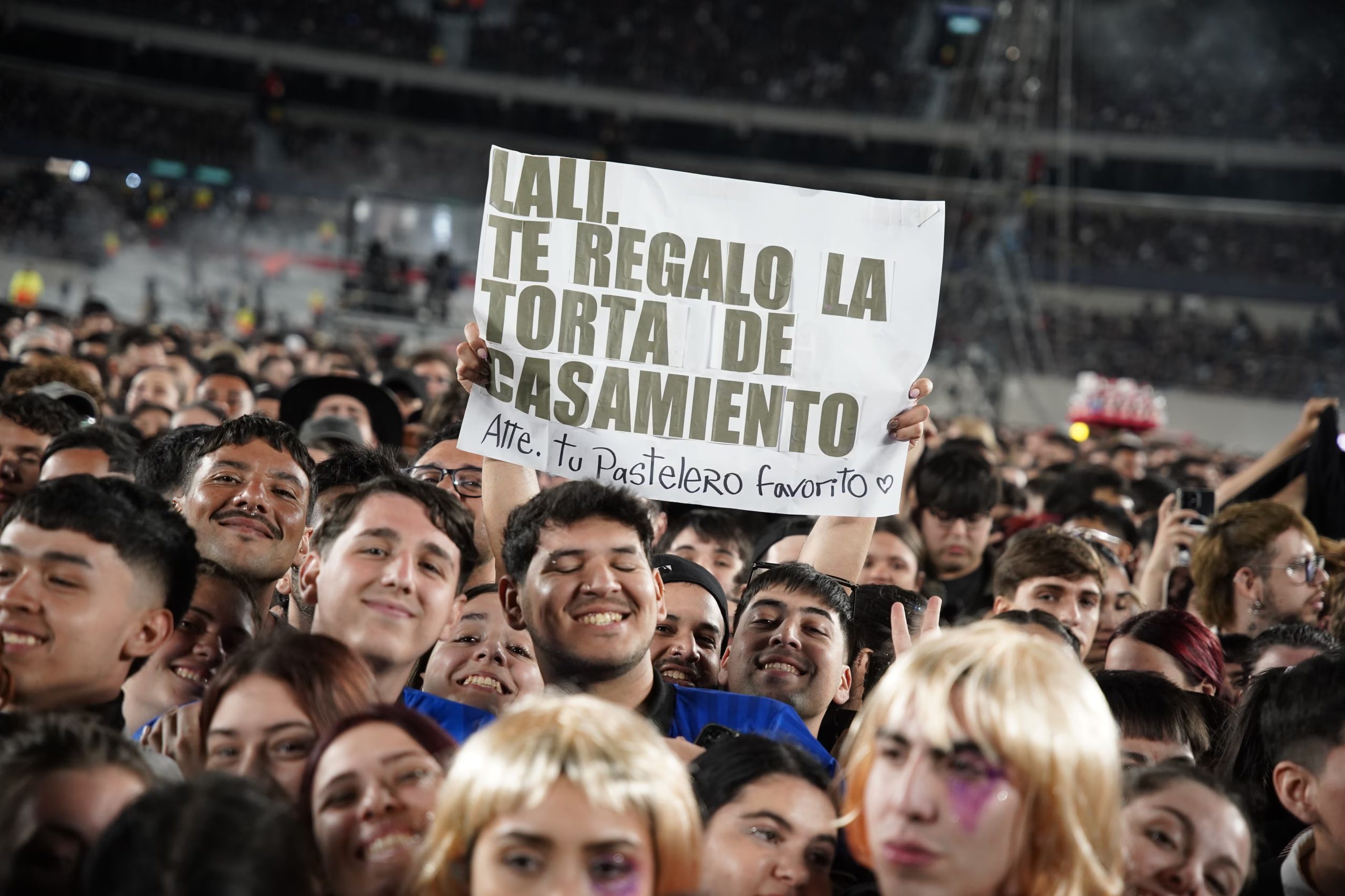 El mensaje de los fans a Lali previo a su casamiento con Pedro Rosemblat