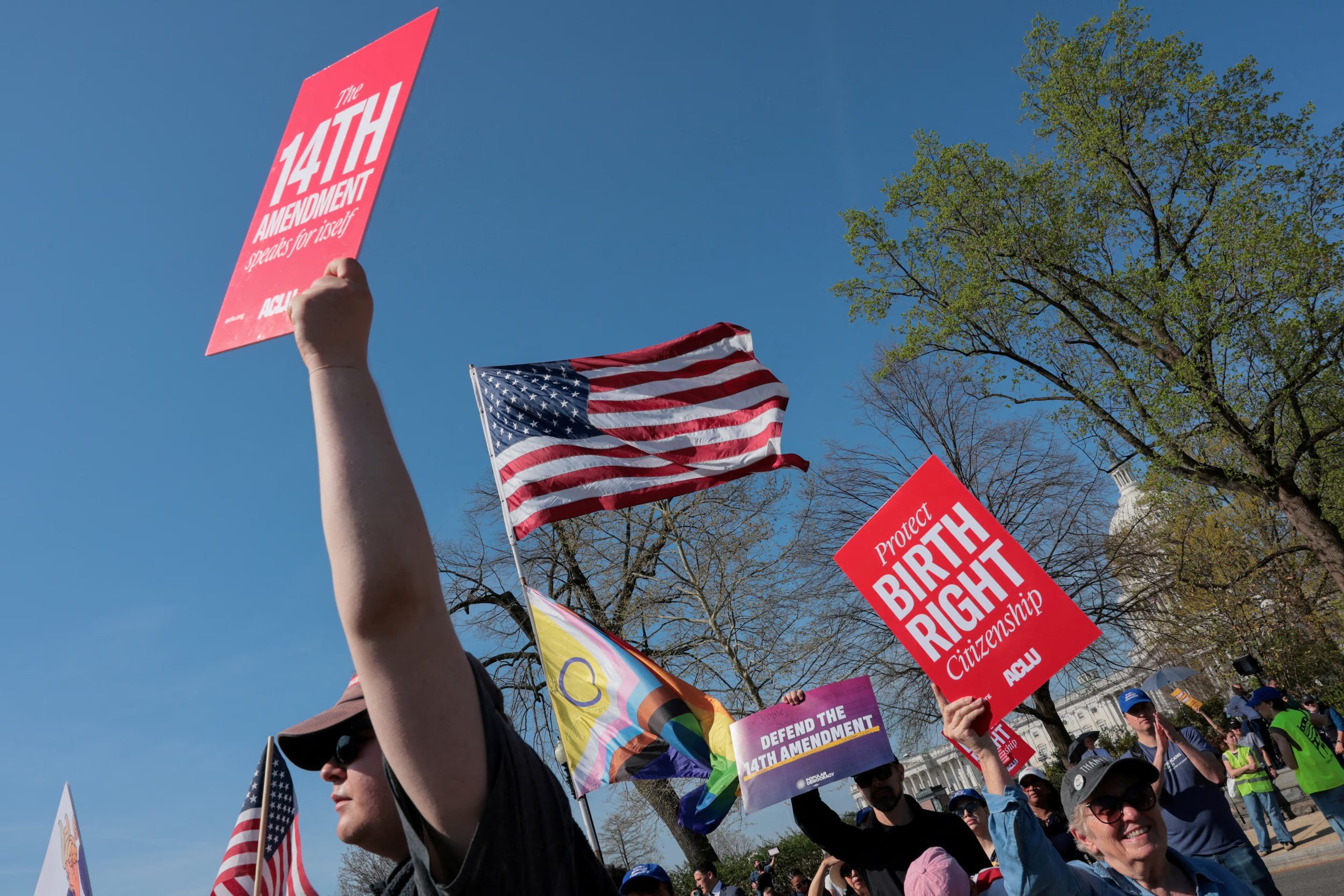El gobierno de Donald Trump impulsó órdenes ejecutivas en materia de visas tras el fallo de la Corte Suprema sobre la ciudadanía por nacimiento. (REUTERS/Kylie Cooper/File Photo)