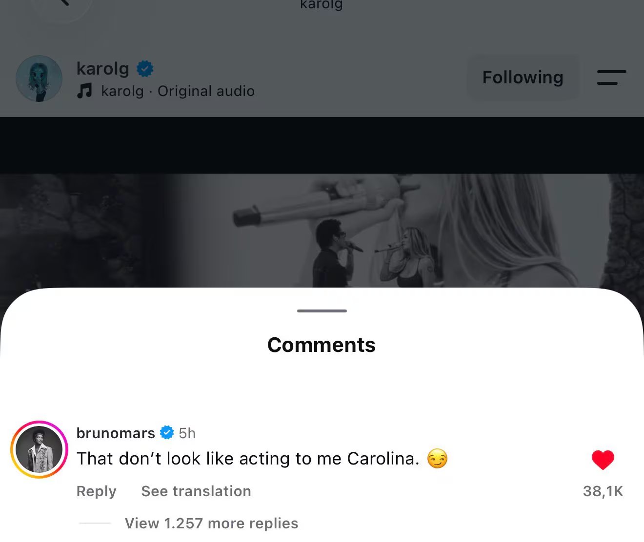 Karol G y Bruno Mars alimentaron las versiones de una relación con sus publicaciones - crédito @karolg / Instagram