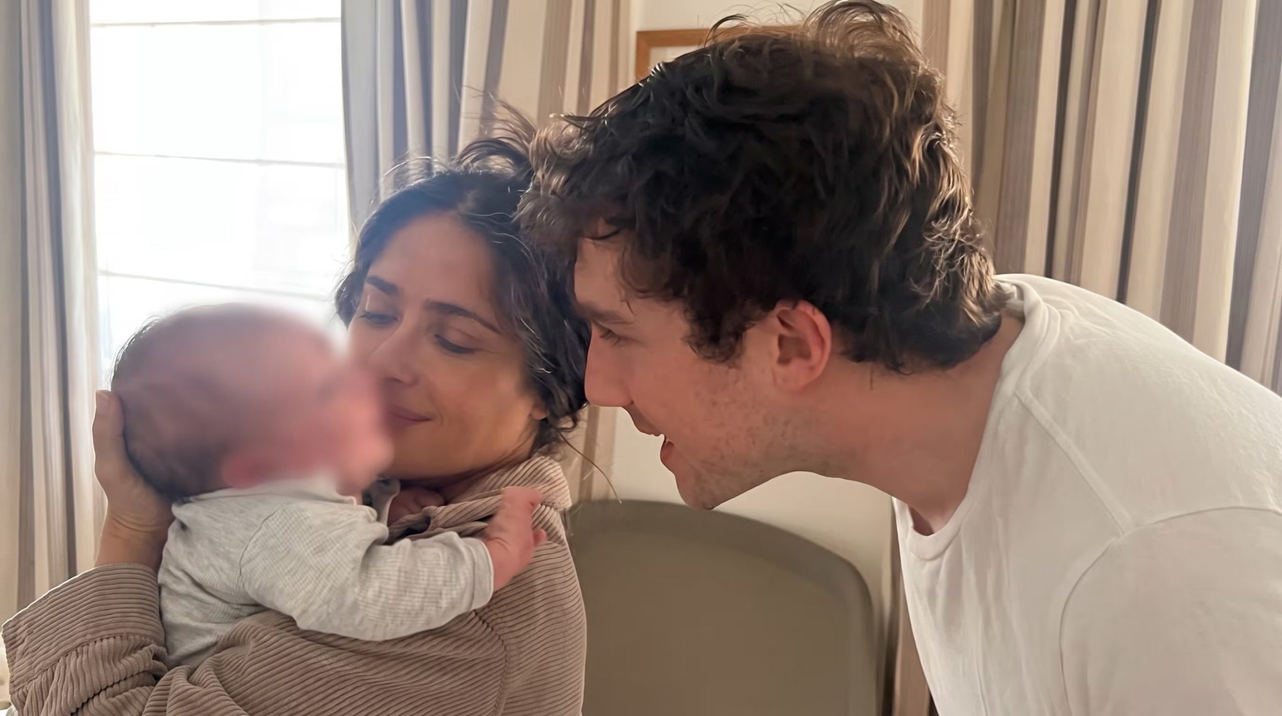 Salma Hayek se convierte en abuela por primera vez a sus 59 años (Imagen Ilustrativa Infobae)