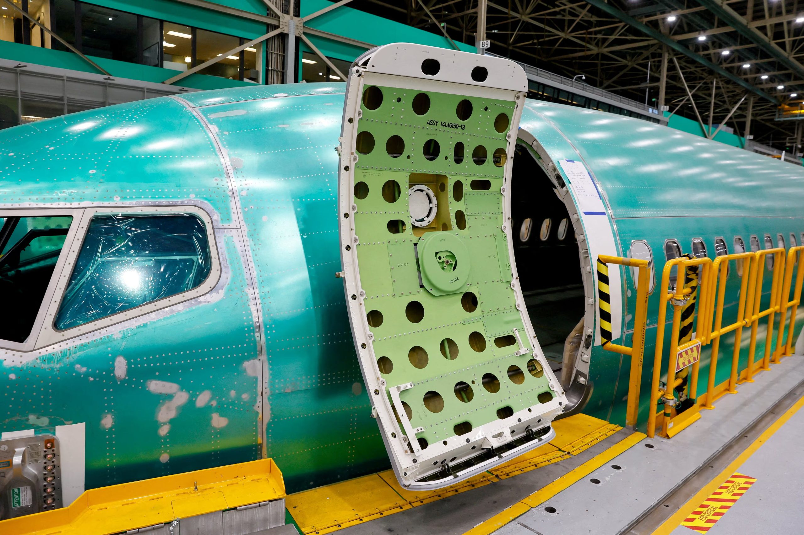La compañía lleva más de dos años sin poder normalizar su ritmo de producción y entregas tras la sucesión de crisis que golpearon al programa 737 Max (Jennifer Buchanan/Pool via REUTERS/File Photo)