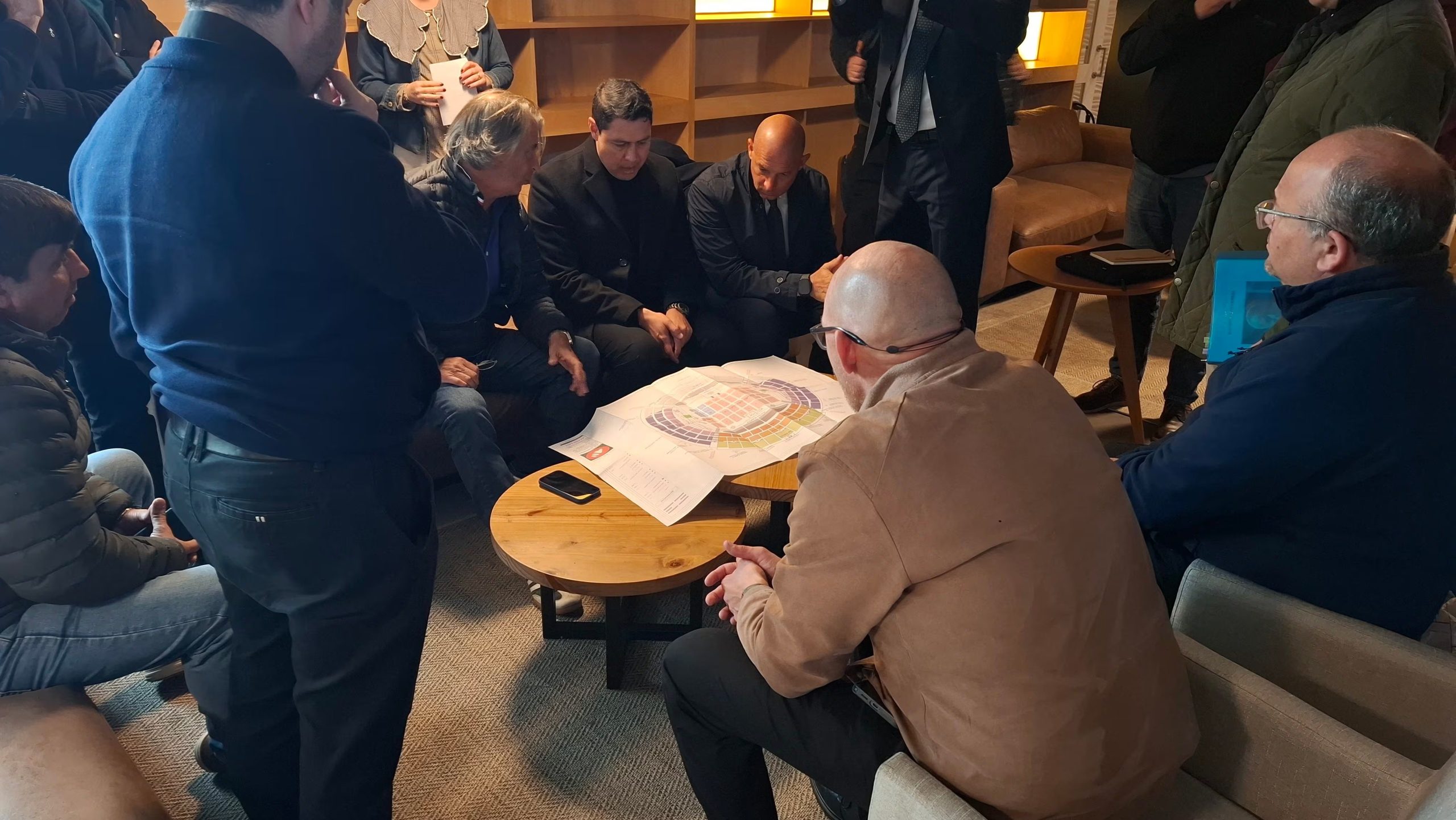 Avanzada del Vaticano ultimando detalles logísticos para que, en noviembre, el Estadio Centenario reciba al Papa León XIV (@iglesiauy)