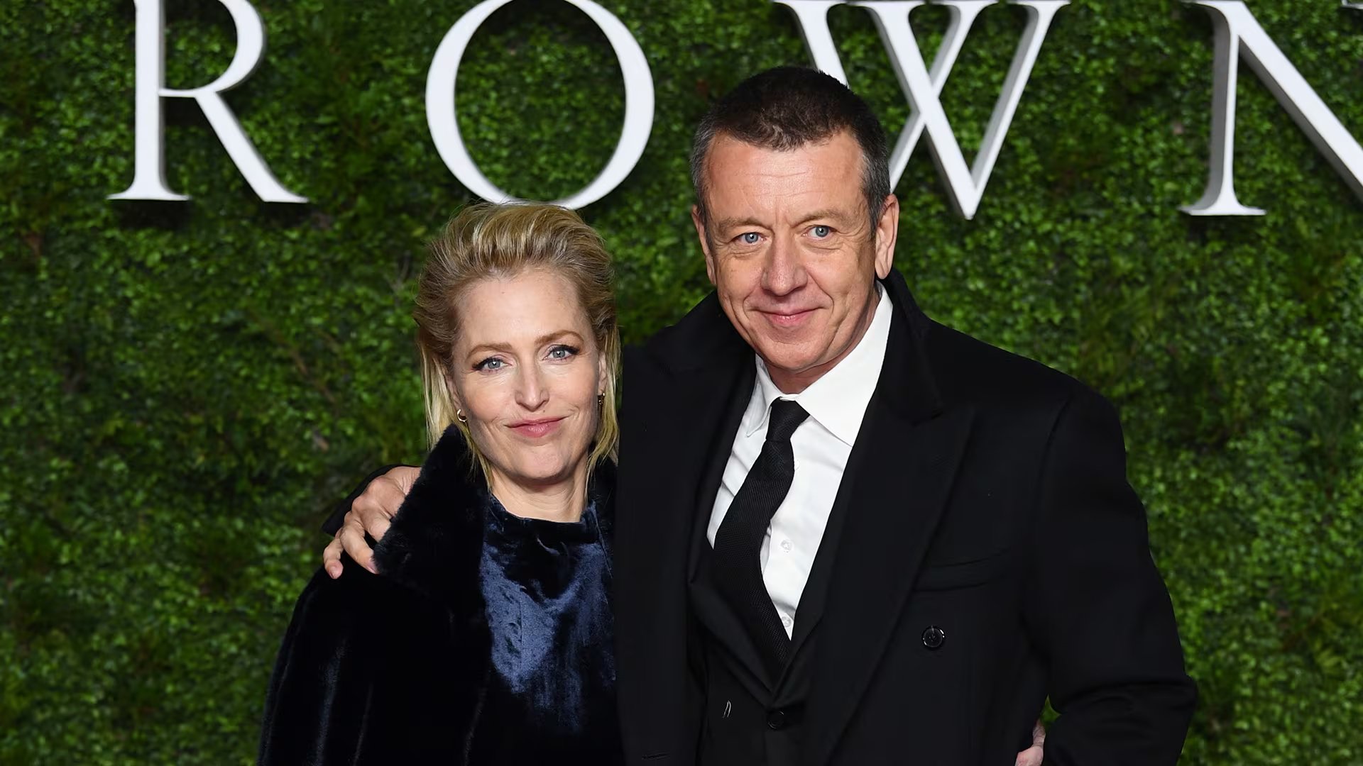 Gillian Anderson mantiene una relación con Peter Morgan. (Shutterstock)