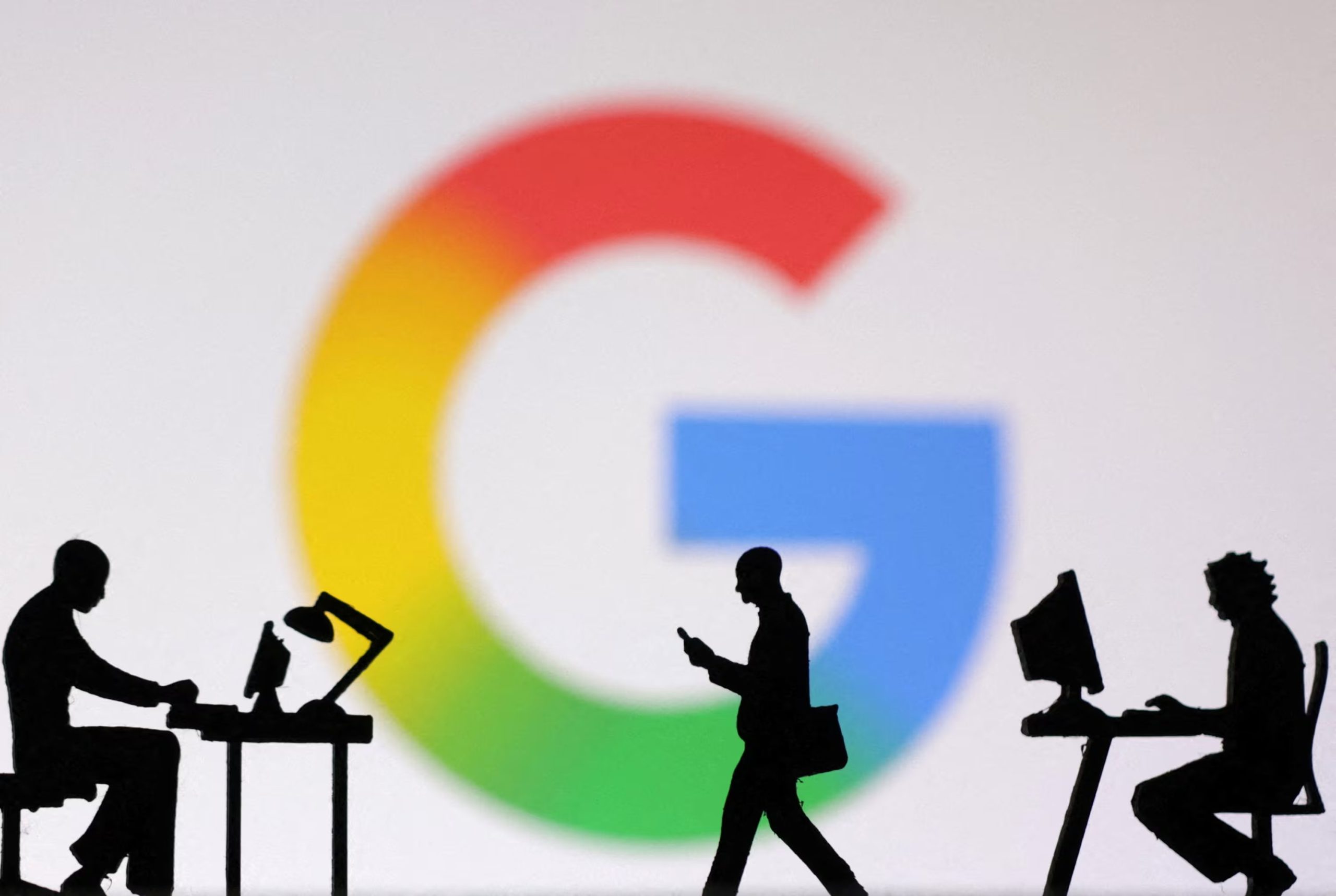 El primer doodle de la historia se publicó el 30 de agosto de 1998 para avisar sobre el viaje de los fundadores al festival Burning Man. (REUTERS/Dado Ruvic/Illustration/File Photo)