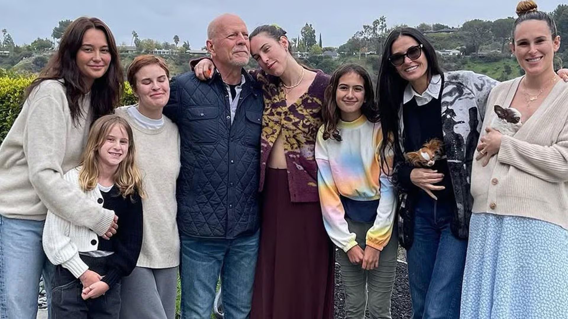 Tallulah asegura que la familia aún tiene momentos de mucho amor a pesar de las dificultades que supone la condición de su padre 
(Instagram/@emmahemingwillis)