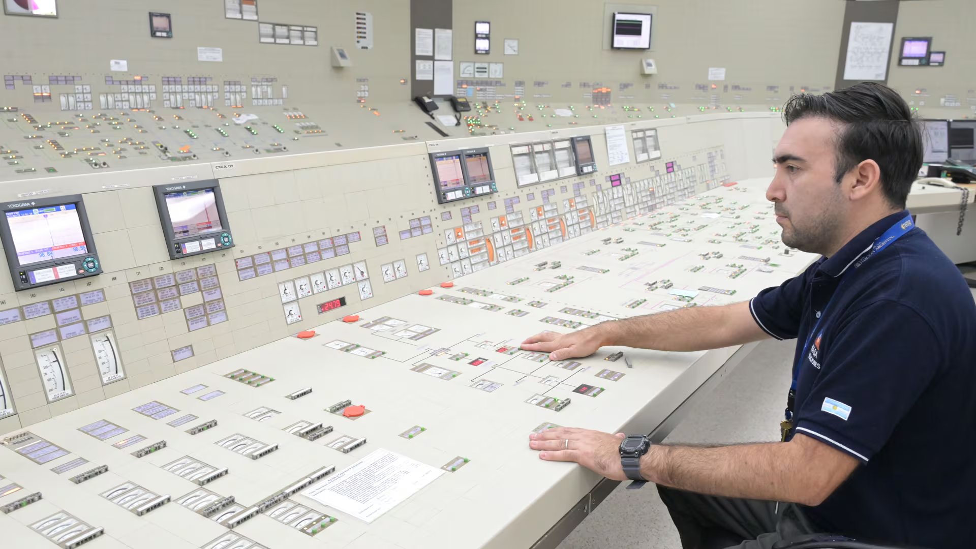 El peligro escala cuando se procesa información sensible de infraestructuras críticas: centrales nucleares, aeropuertos, hospitales, redes de telecomunicaciones, datos gubernamentales, militares o de hipótesis de conflicto (Foto: Fernando Calzada)

