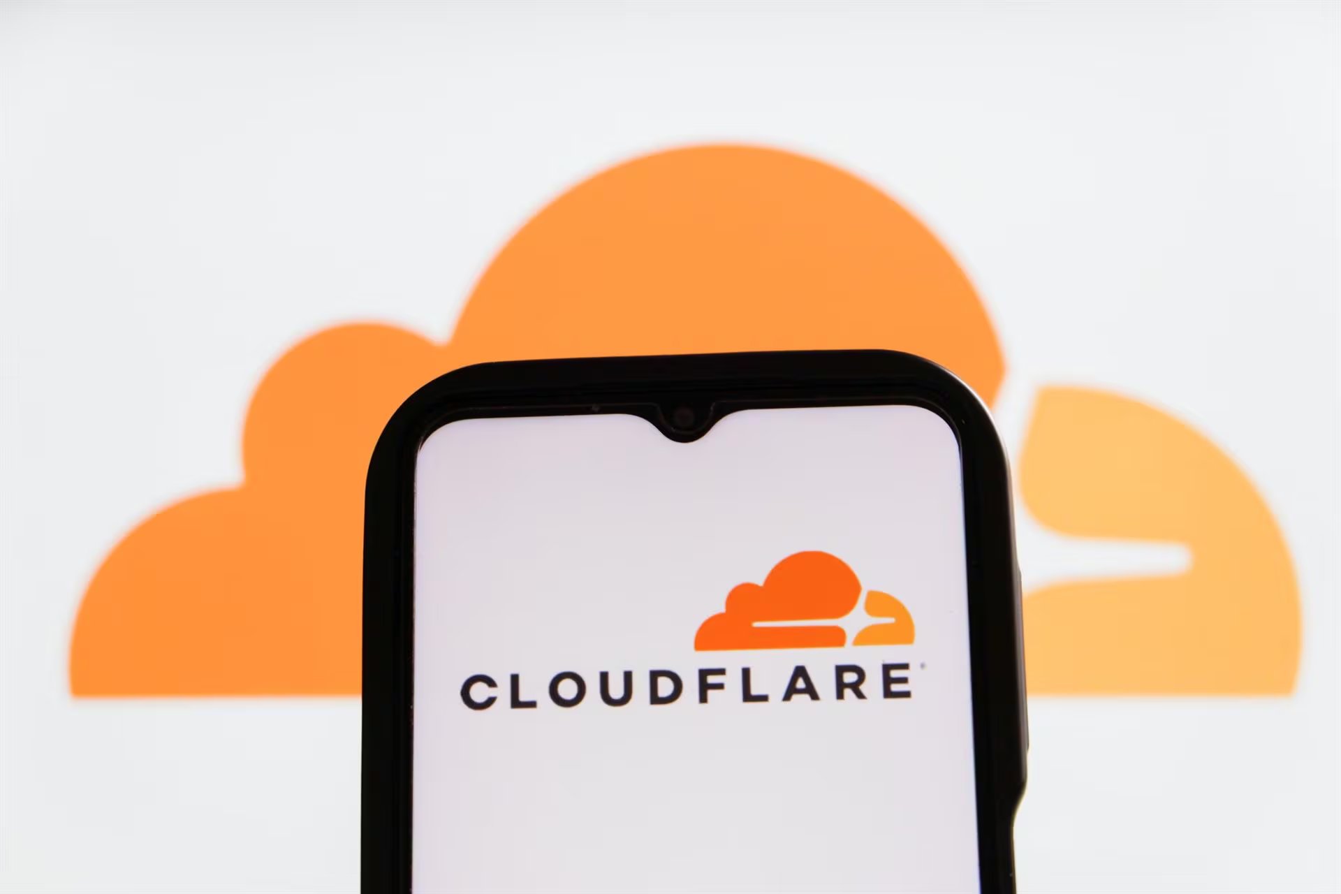 Cloudflare busca desarrollar una tecnología para frenar los posibles ataques cuánticos.