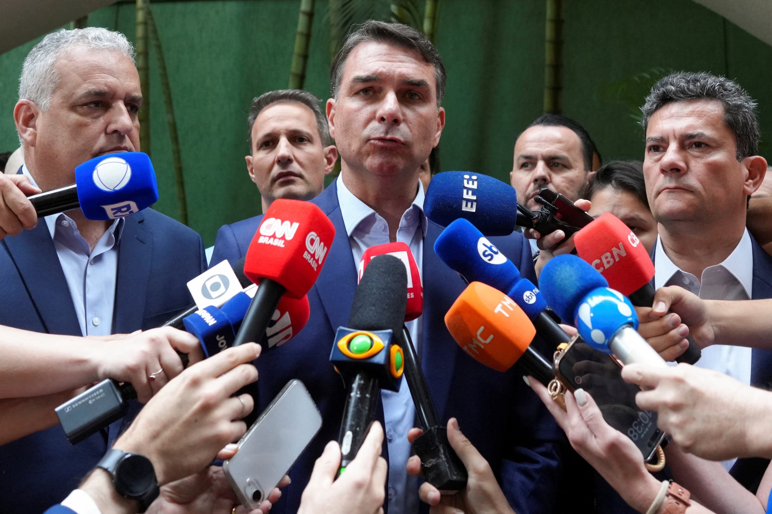 El candidato presidencial brasileño Flávio Bolsonaro (REUTERS/Alexandre Meneghini)