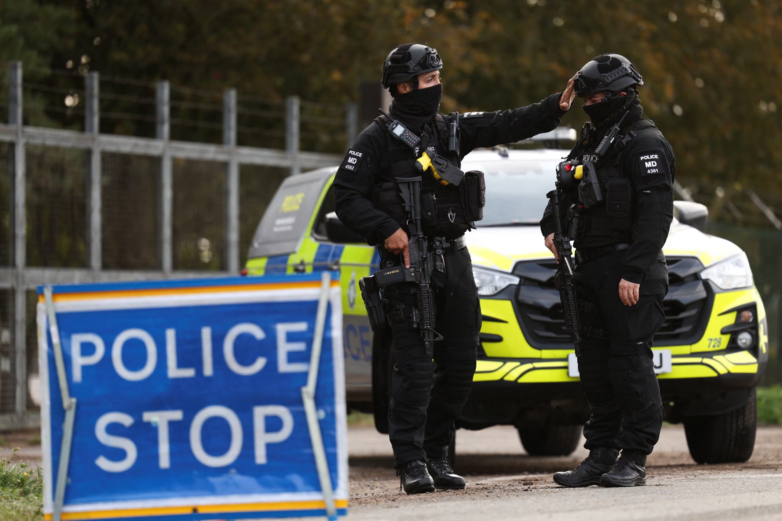 La policía antiterrorista británica arrestó a cinco hombres residentes en Londres por la supuesta preparación de un acto terrorista. (REUTERS/Toby Shepheard)