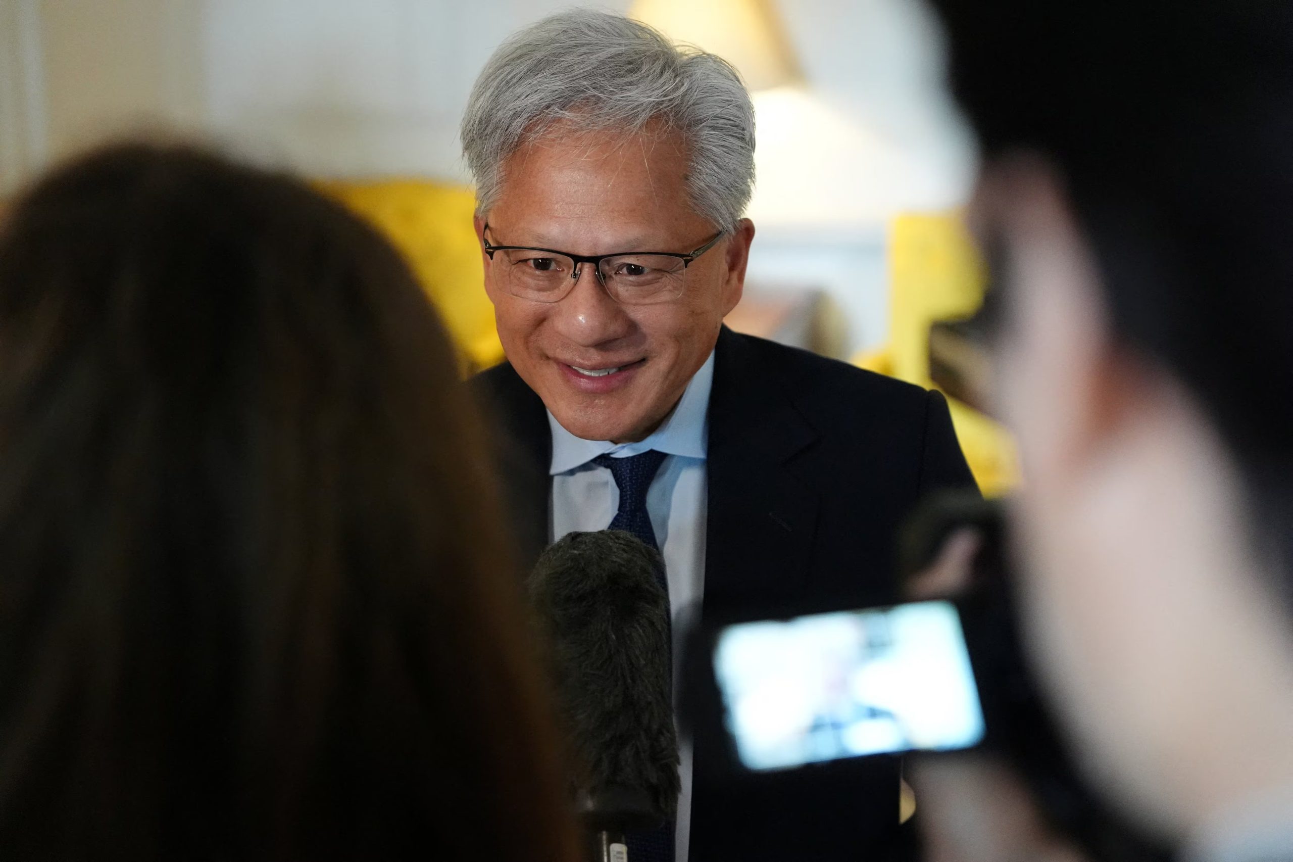 Para Huang, la IA no necesita regulación para su desarrollo. Jonathan Brady/Pool via REUTERS