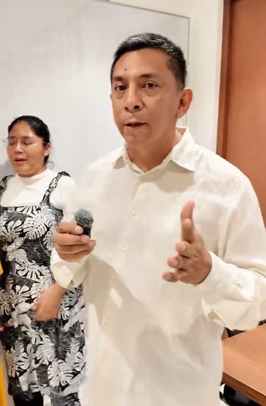 La invitación de Jorge Luis Salinas provocó lágrimas entre las artesanas, quienes celebraron la oportunidad de asistir a un desfile en Milán.