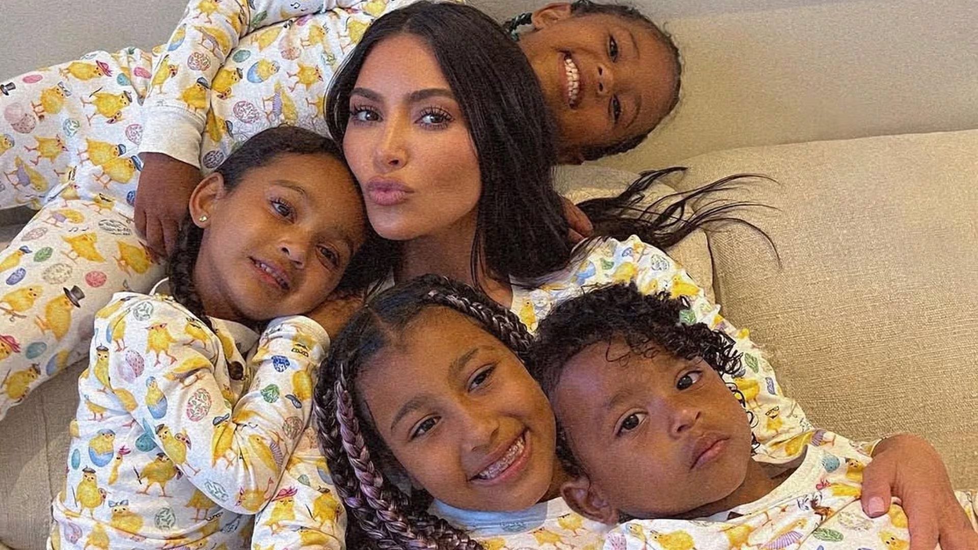 Kim Kardashian es madre de cuatro hijos como fruto de su matrimonio con el rapero Kanye West (Instagram/@kimkardashian)