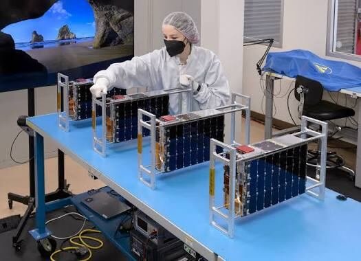 Los cuatro nanosatélites de Starling operan a 565 kilómetros de altitud, en una región con creciente actividad de satélites comerciales (NASA)

