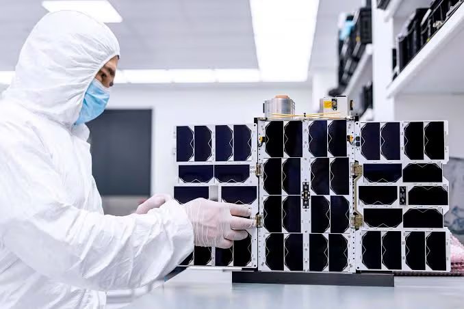 Las señales GPS pierden intensidad lejos de la Tierra, por eso FALCON plantea una opción para naves que viajen hacia la Luna y Marte (NASA)
