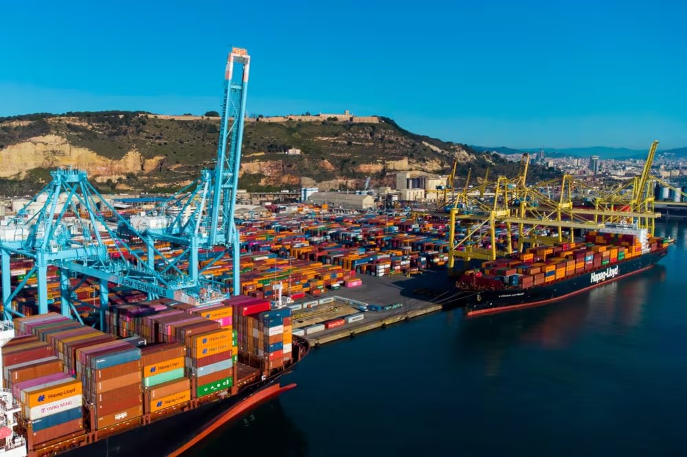 Los puertos europeos gestionan alrededor del 74% del comercio exterior de la Unión Europea y más de 3.400 millones de toneladas de mercancías por año (Foto: Shutterstock)