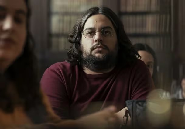 Carlos González es Alberto en 'La bola negra'