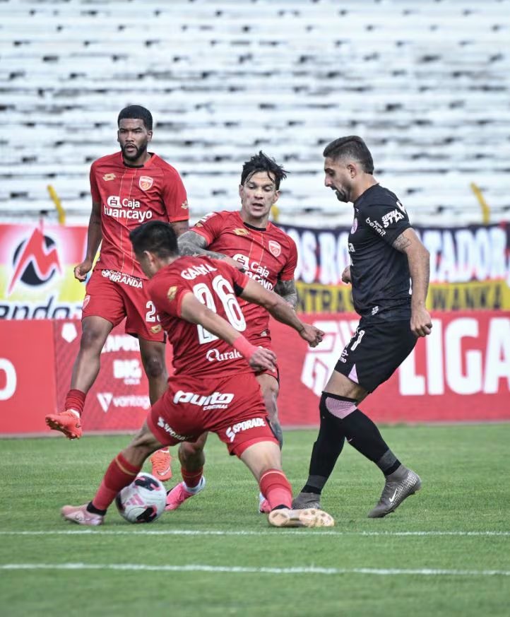 La derrota de Sport Boys ante Sport Huancayo tuvo un desenlace polémico. Sanguinetti marcó de penal en el descuento y su celebración provocó una pelea entre futbolistas de ambos equipos. (Liga 1)