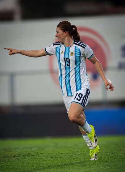 Annika Paz, estudiante B-Learning y goleadora de la selección Sub20 (NZPS)