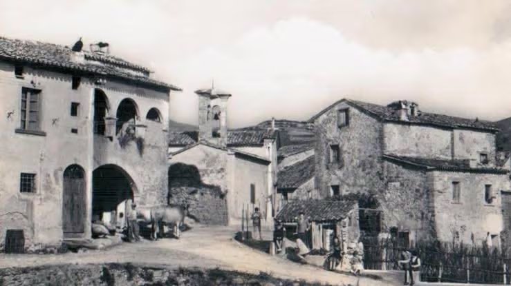 Los vecinos de Cospaia declararon su independencia y en 1484 su autonomía recibió un reconocimiento tácito de sus dos vecinos