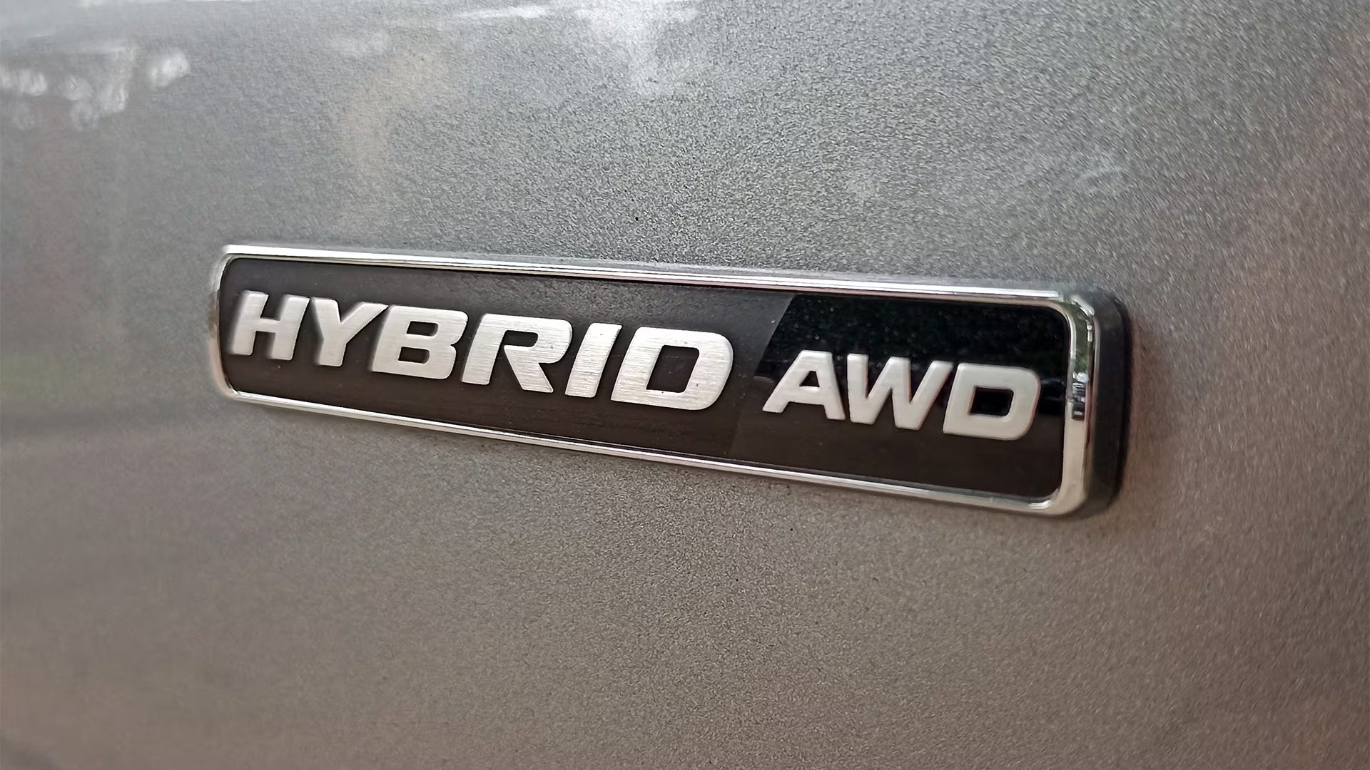 Los autos híbridos siguen siendo los favoritos de los usuarios argentinos, se venden 10 veces más que los eléctricos puros