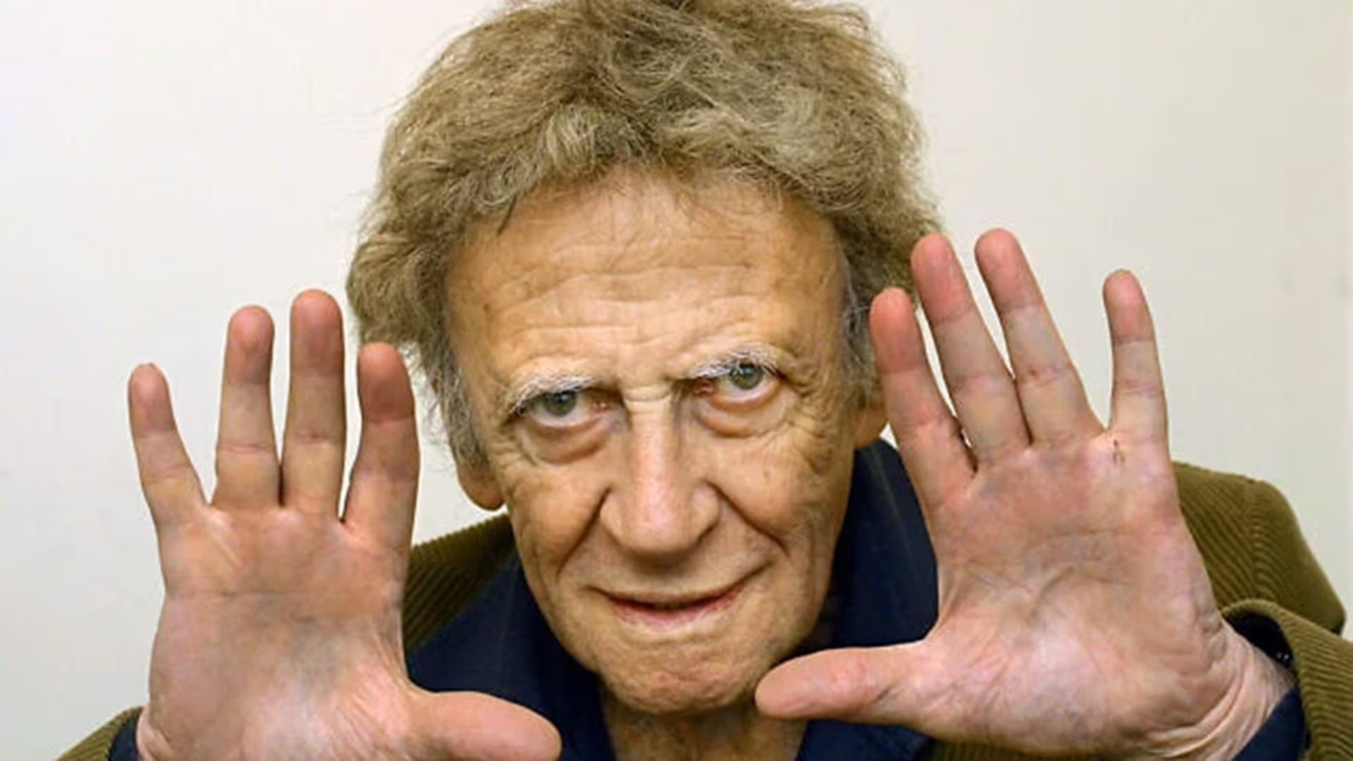 Marcel Marceau fotografiado en París, el 12 de febrero de 2003 (AP Photo/Laurent Emmanuel)