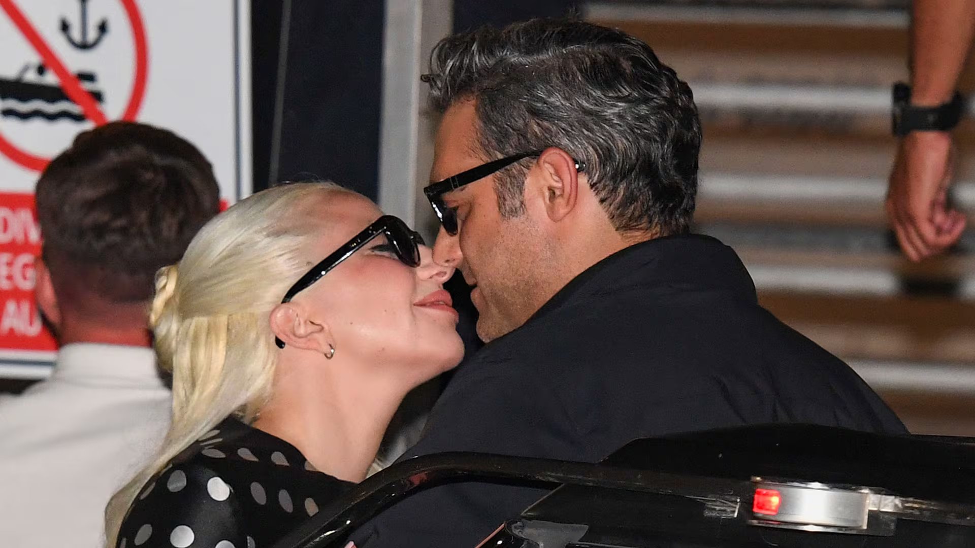 Lady Gaga y Michael Polansky dieron la bienvenida a su primer bebé juntos después de seis años de relación (Photo © 2024 Splash News/The Grosby Group)