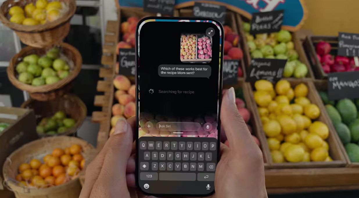 Siri AI llega a iOS 27 con lenguaje natural, contexto de conversación y acceso a datos de Mensajes, Mail y Calendario. (Captura Apple Event)