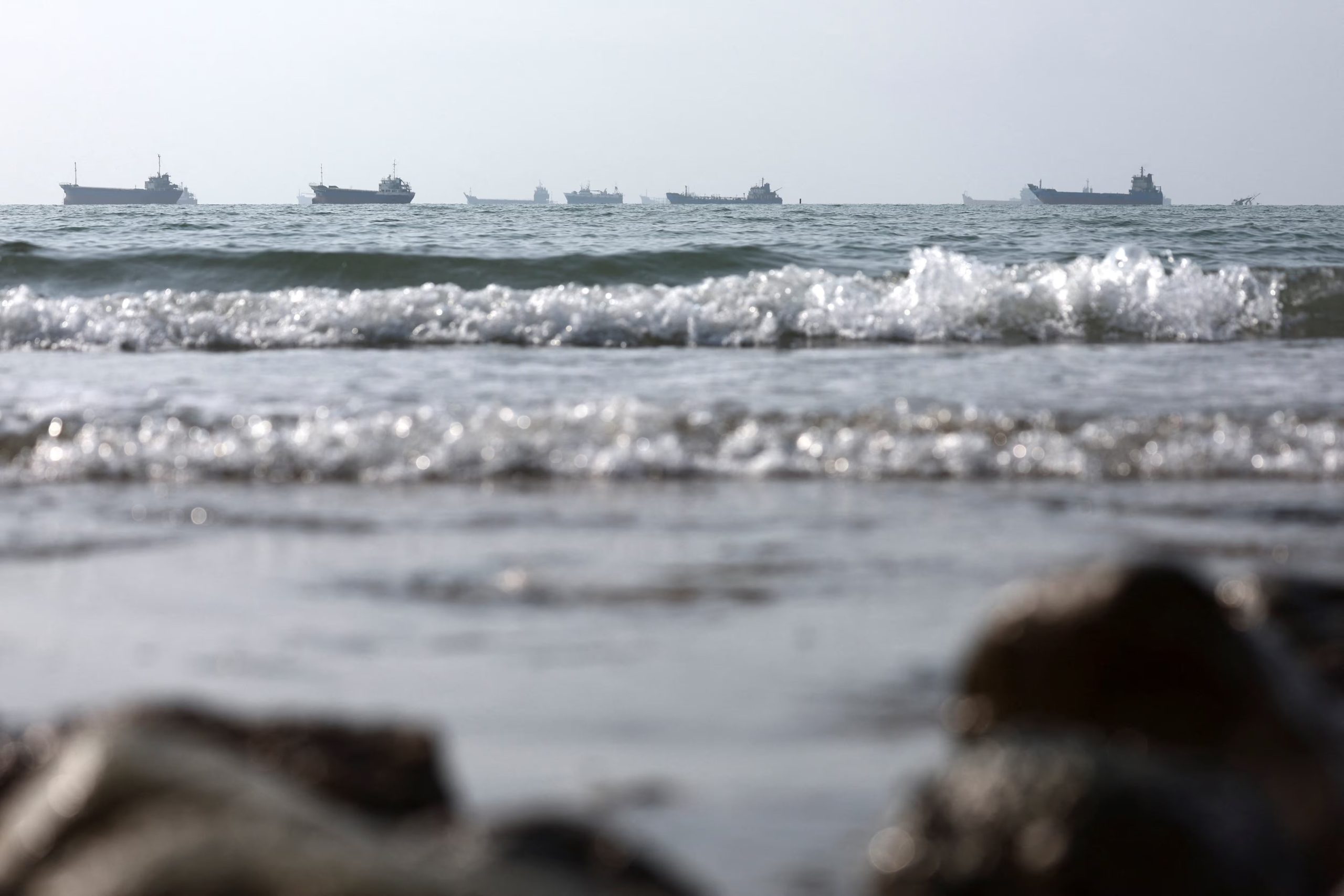 East Beach, Fiyi East Beach, en la isla de Vomo, se destaca por sus aguas calmas y la cercanía de fondos coralinos en Fiyi (REUTERS)