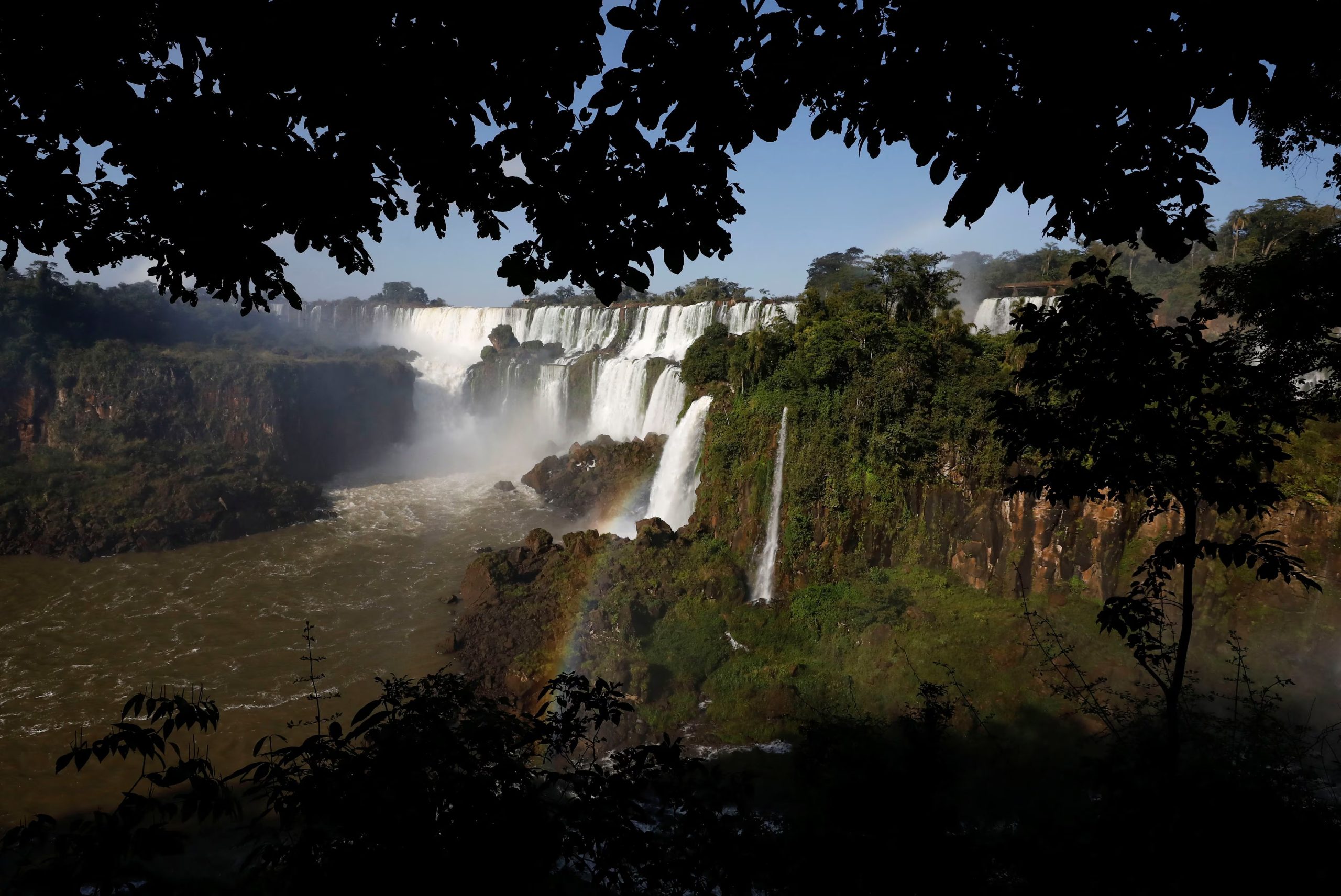 La Garganta del Diablo concentra algunas de las caídas de agua más imponentes del sistema de las cataratas del Iguazú (REUTERS/Agustin Marcarian)