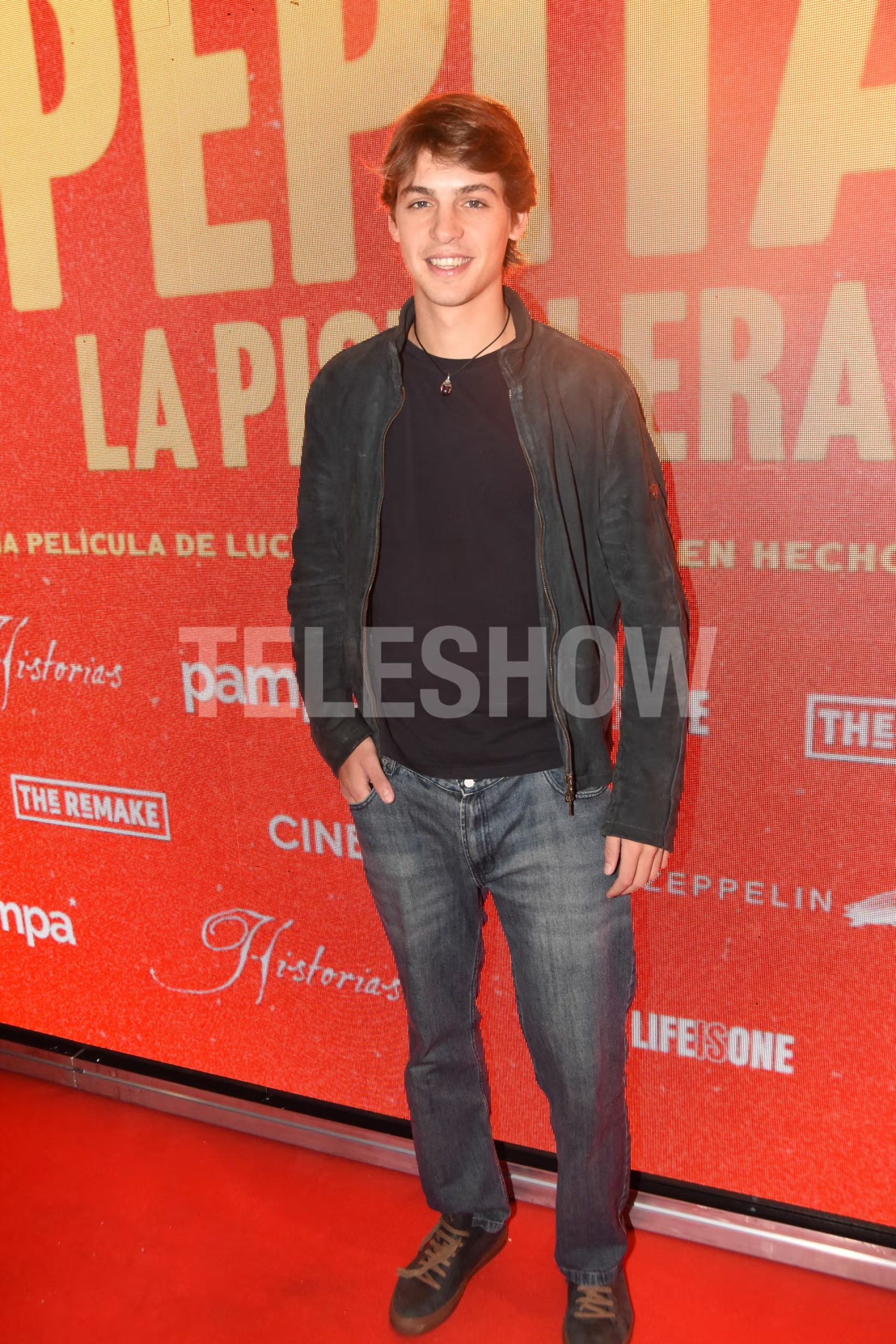 Benicio Gravier también dijo presente en la noche del cine argentino para acompañar la antesala del lanzamiento