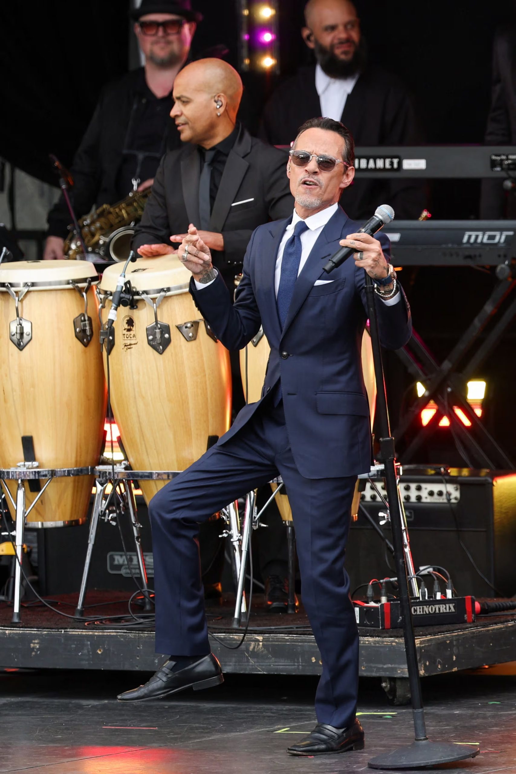La sastrería ocupa un lugar central en el vestuario de Marc Anthony en galas, ceremonias musicales y eventos de alto perfil