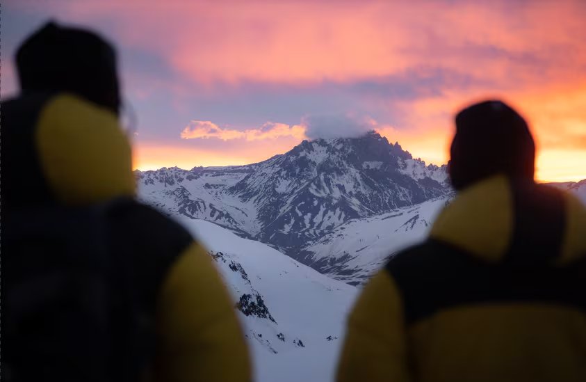 El vuelo 571 de la Fuerza Aérea Uruguaya se estrelló en 1972 en los Andes y dejó 16 sobrevivientes tras 72 días en la nieve. (Netflix)