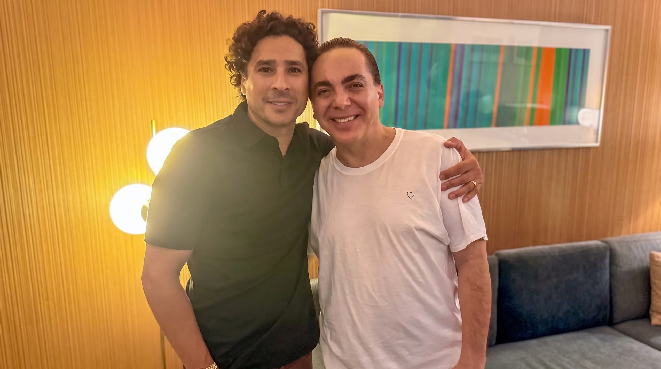Cristian Castro interrumpió su concierto en Las Vegas para dedicarle una canción a Guillermo Ochoa (IG: yosoy8a)