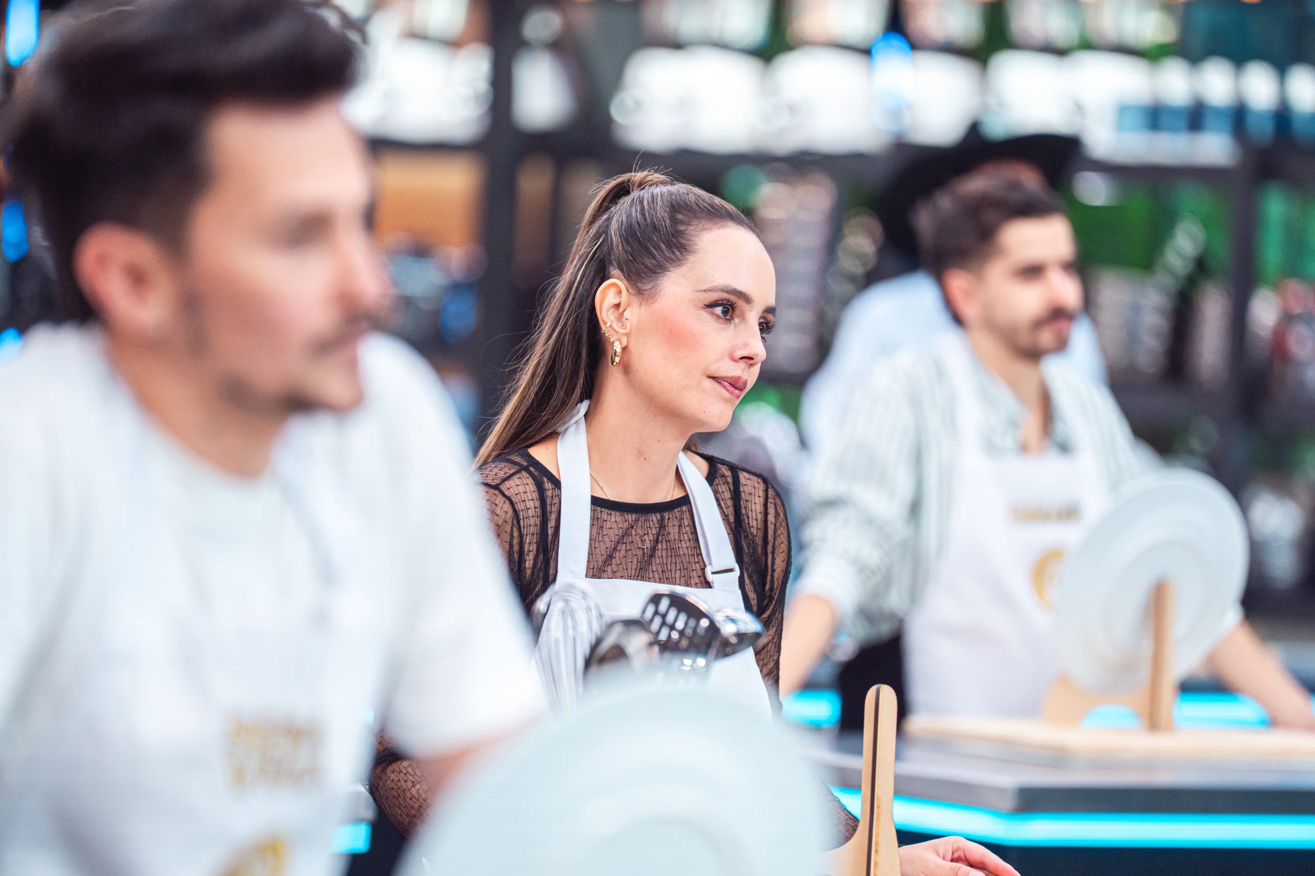 La presentadora apostó por un raviolón negro con salmón ahumado, queso crema, eneldo y salsa de vino blanco - crédito cortesía Canal RCN