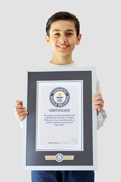 Noah Williams consiguió el récord de programador informático más joven cuando una empresa publicó a sus 8 años uno de sus programas creados en C++ (Créditos: Guinness World Records)