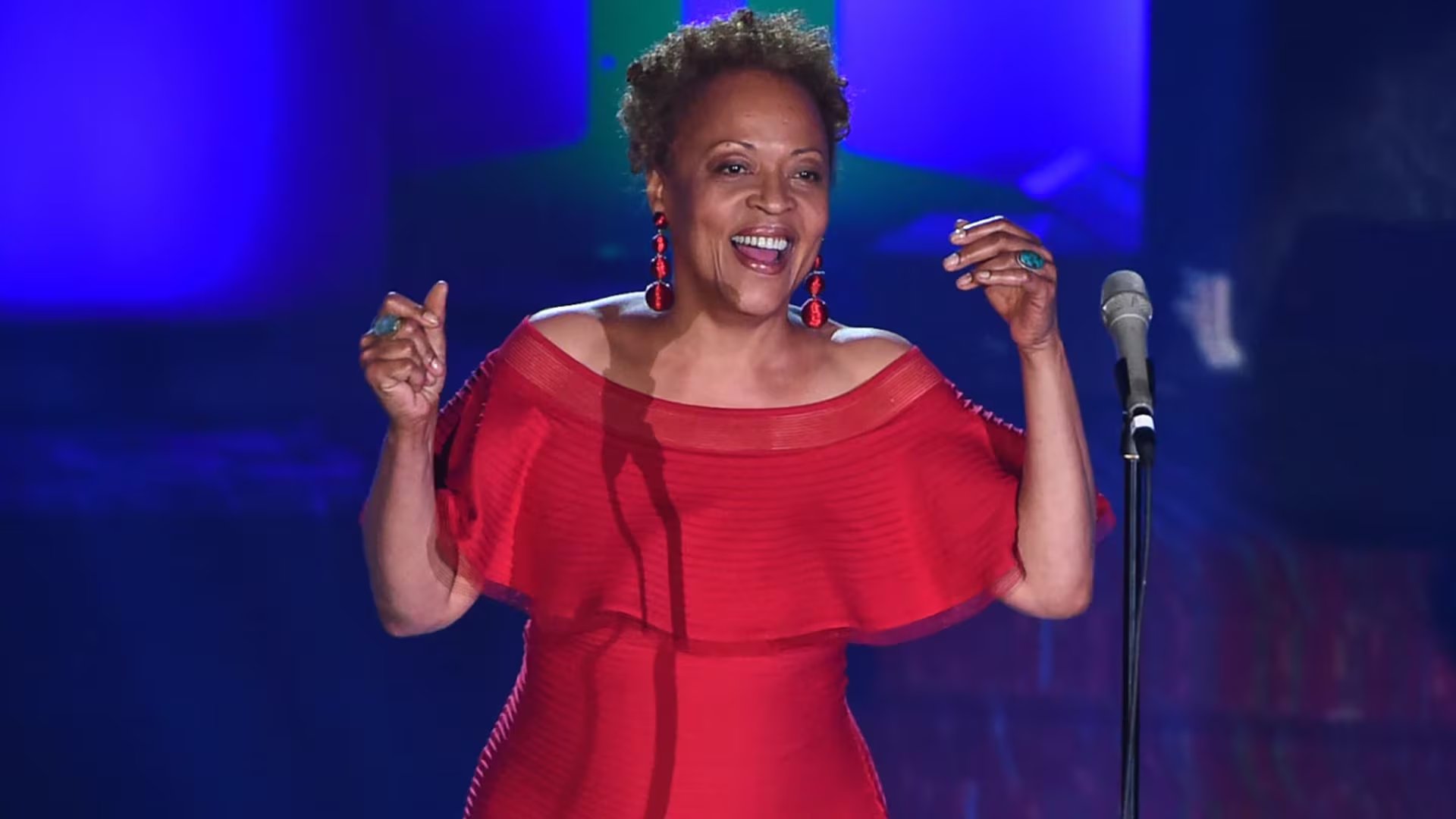 El último álbum de Cassandra Wilson, Coming Forth by Day, rindió homenaje a Billie Holiday, y en 2022 la NEA la distinguió como Jazz Master. (AP News)