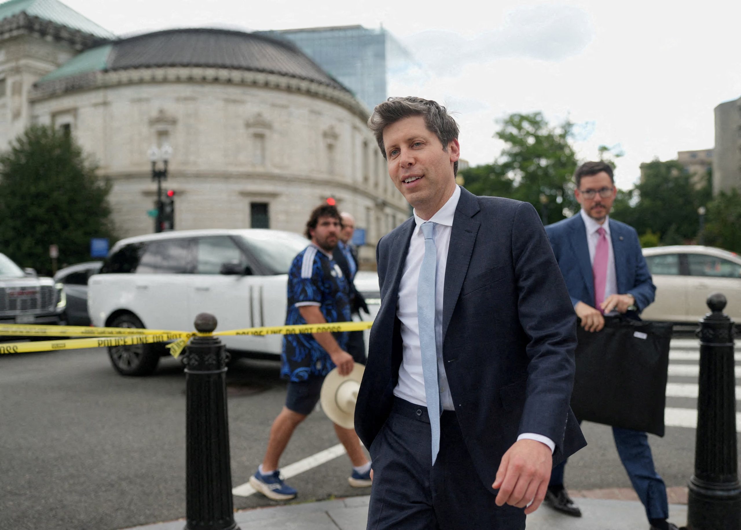 FOTO DE ARCHIVO: Sam Altman, director ejecutivo de OpenAI, llega a una reunión en la Casa Blanca en Washington, D.C., EE. UU., el 30 de julio de 2026. REUTERS/Nathan Howard/File Photo