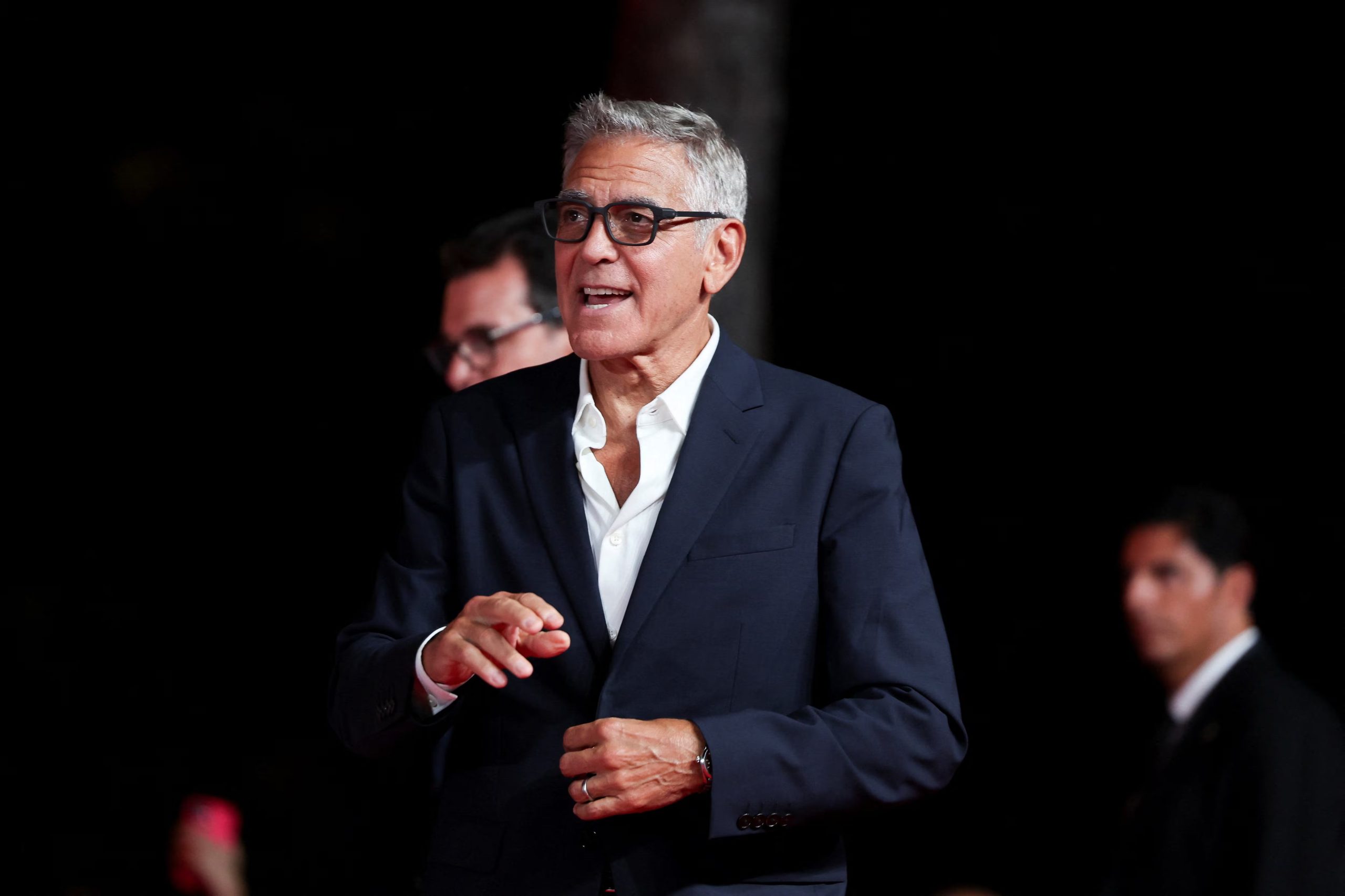 La inteligencia artificial también atravesó el Festival de Venecia, con George Clooney entre las voces que advirtieron sobre sus riesgos para la industria y la confianza del público (REUTERS/Yara Nardi)