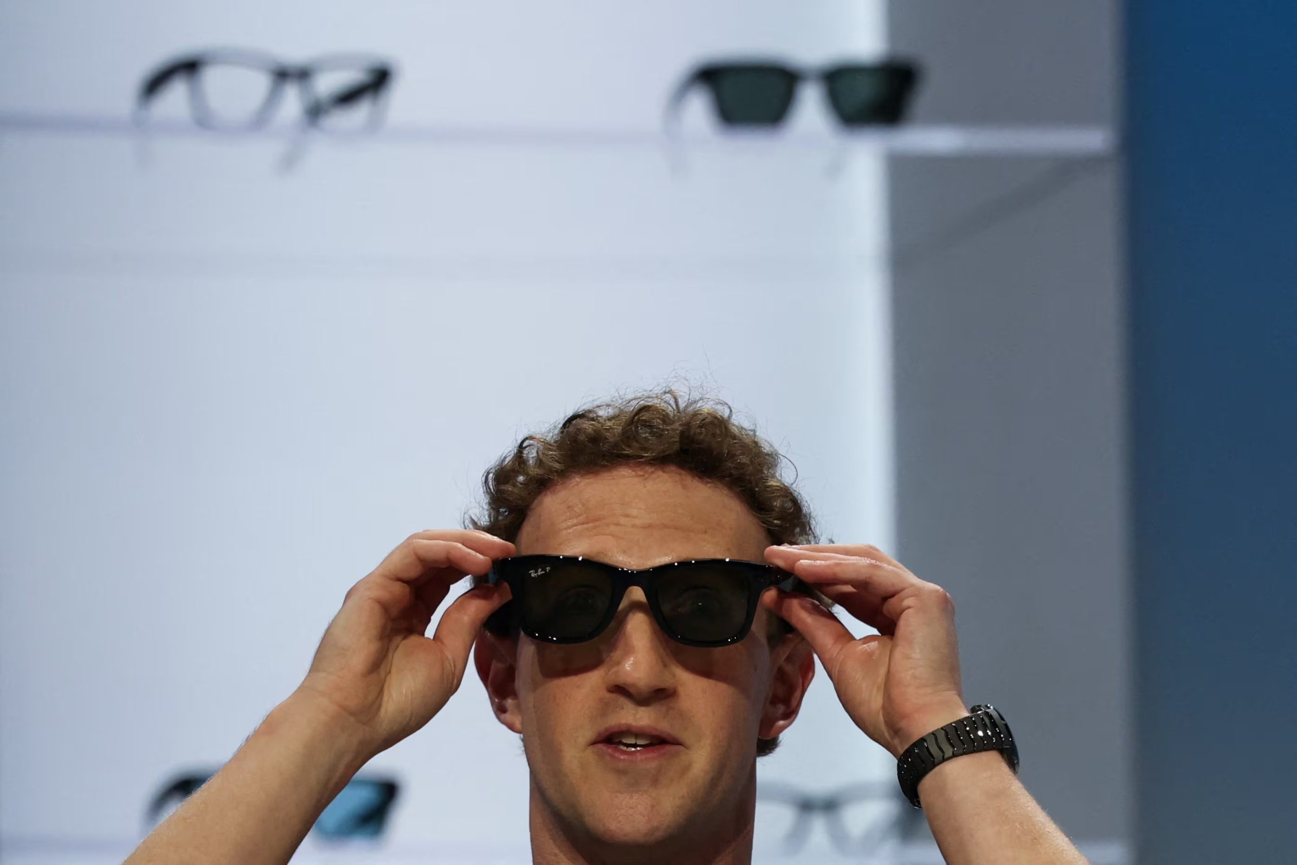 Meta presentó una colección de gafas inteligentes junto a Lisa, con precios iniciales de USD 399. REUTERS/Carlos Barria