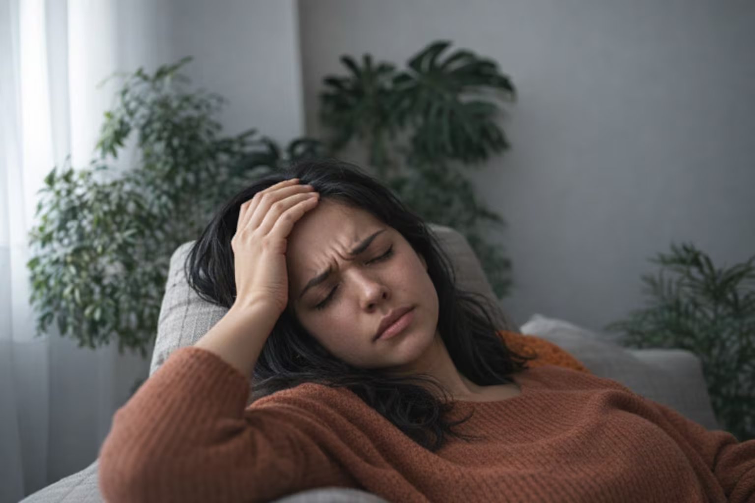 La ansiedad generada por los problemas pendientes o la frustración por no dormir dificultan retomar el descanso nocturno (Imagen Ilustrativa Infobae)