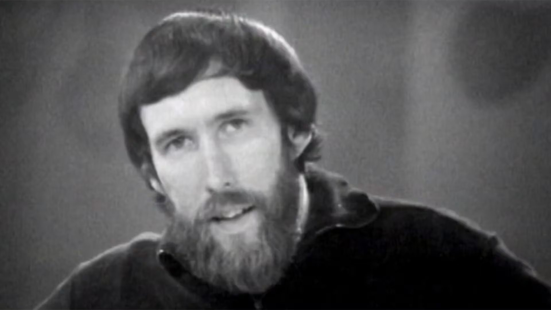 Jim Henson inició su carrera televisiva a los 17 años tras aprender a fabricar títeres para una audición de WTOP-TV en 1954