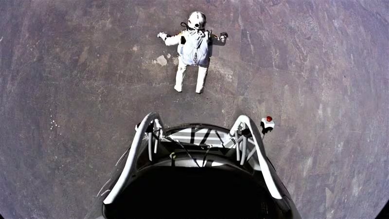 Tras el salto desde la estratósfera, Felix Baumgartner diversificó su actividad entre los deportes extremos, el pilotaje de helicópteros y proyectos humanitarios (Reuters)